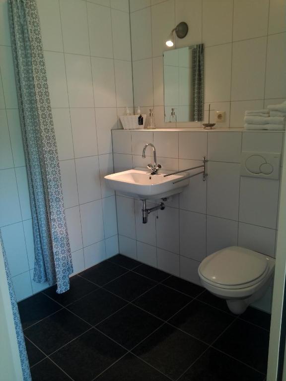Bed & Breakfast Uiterburen Zuidbroek Стая снимка